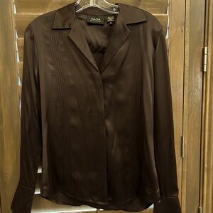 Dana Buchman 100% Silk Blouse, size 4. Worn once.